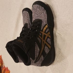 Youth wrestling shoes
